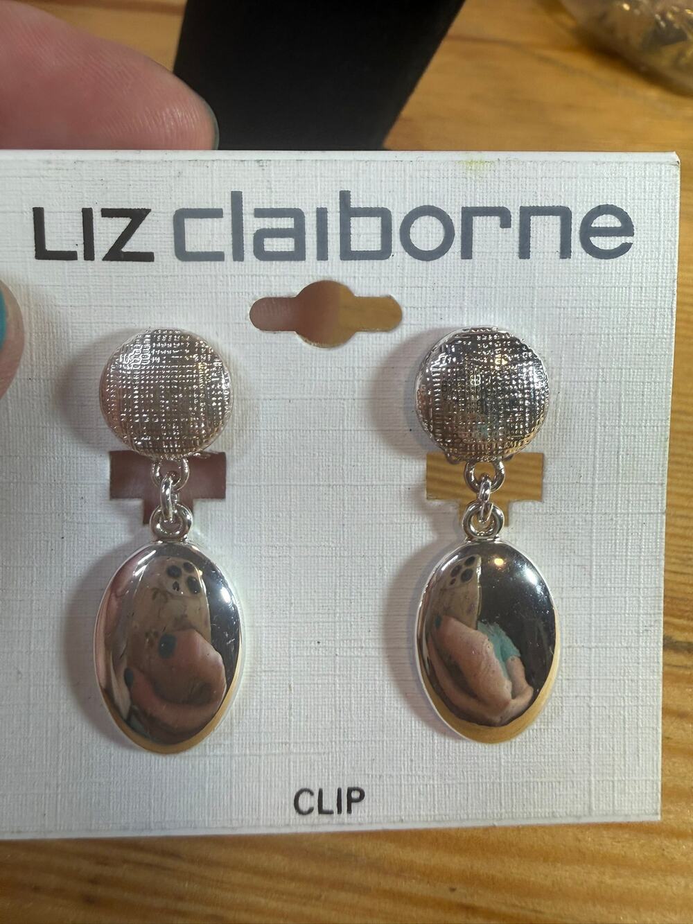 Liz Claiborne Silver Tone Oval Drop Clip On Earrings NWT Vintage 59114